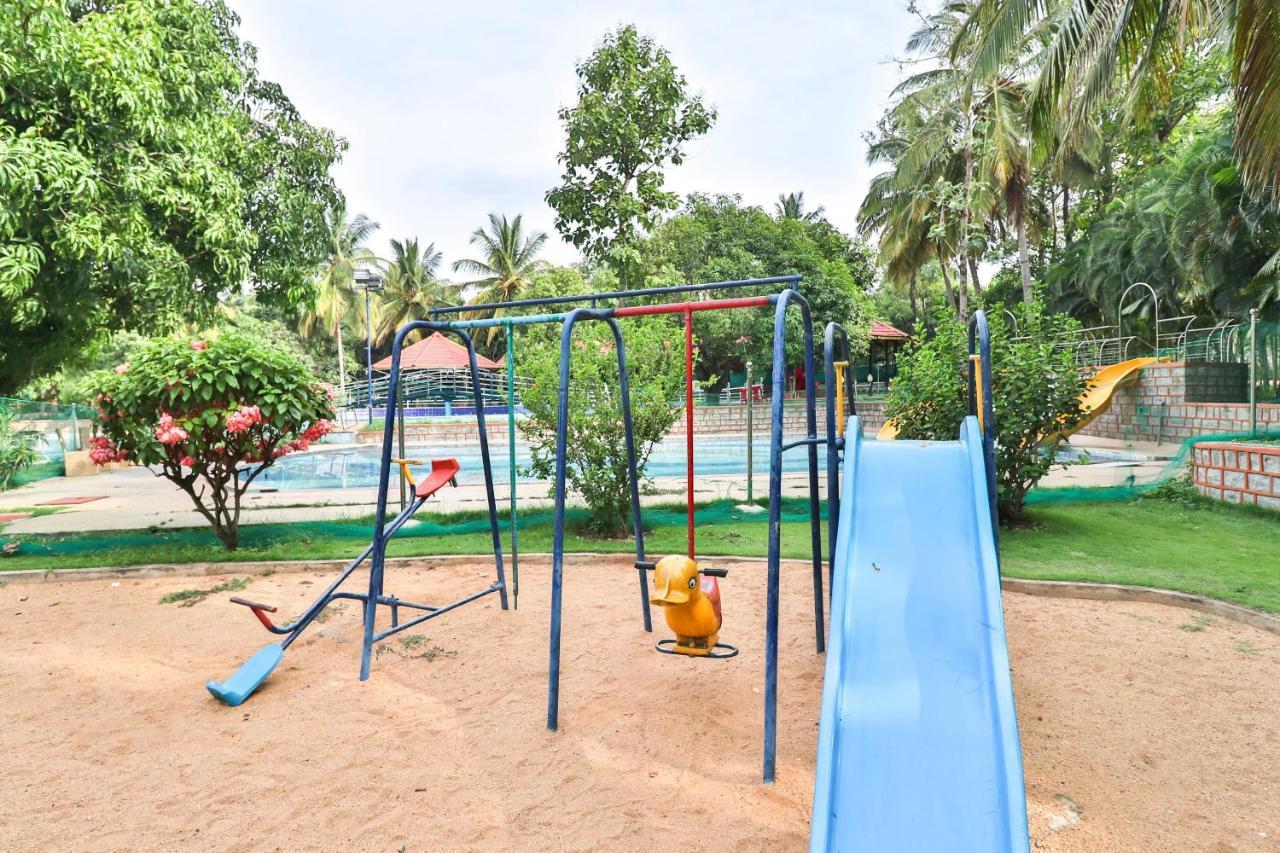 Palette - Holiday Palms Hotel Bangalore Exterior photo