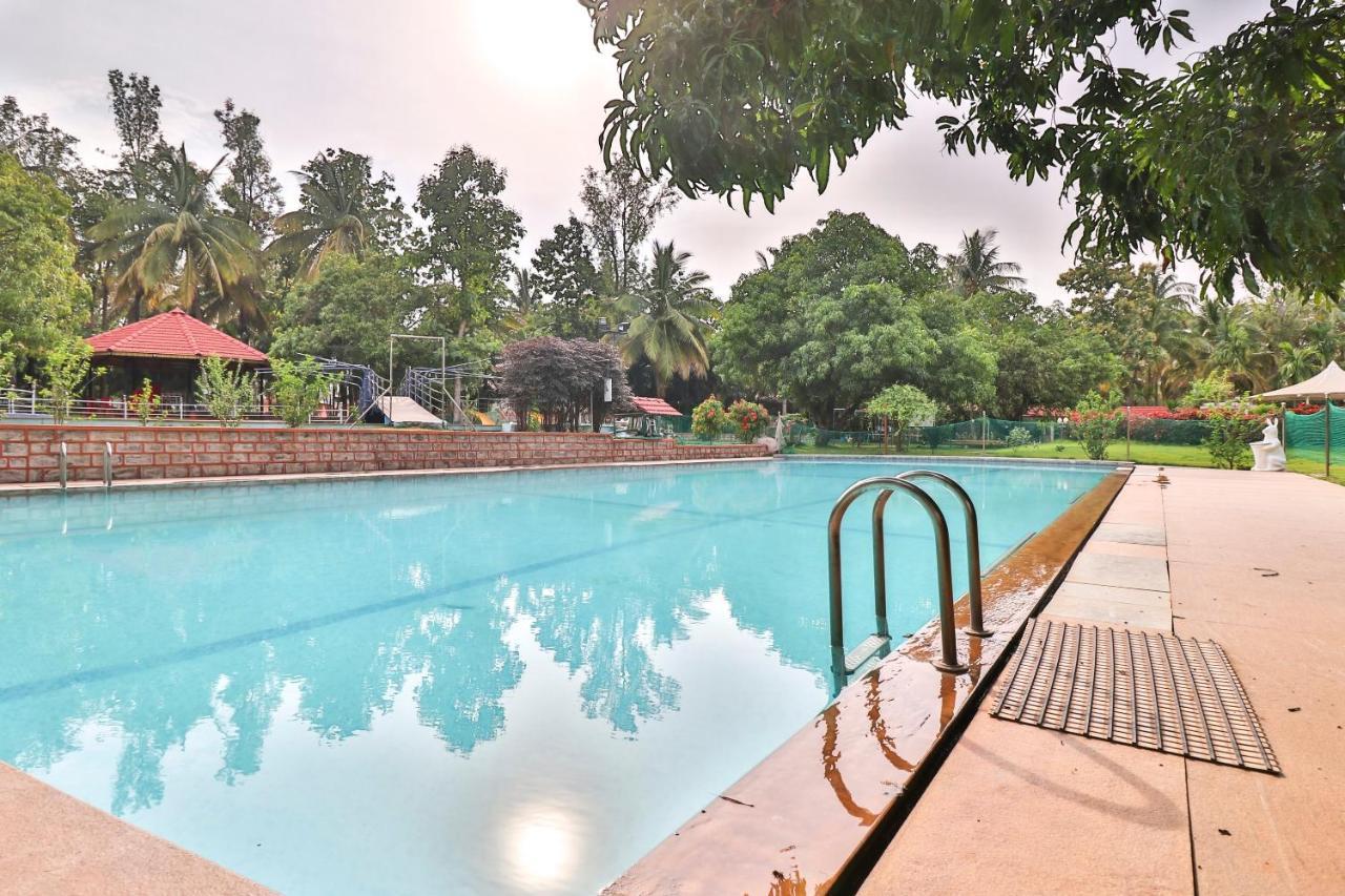 Palette - Holiday Palms Hotel Bangalore Exterior photo