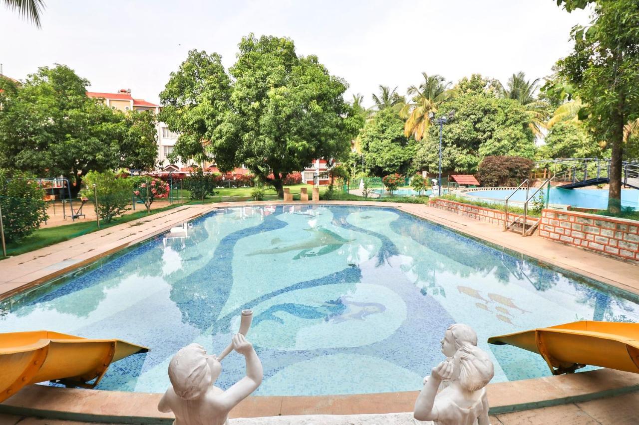 Palette - Holiday Palms Hotel Bangalore Exterior photo